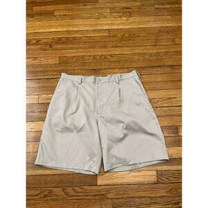 Nike Golf Dri Fit Pleated Front Shorts Men's Size 40 Inseam 10" Beige Khaki